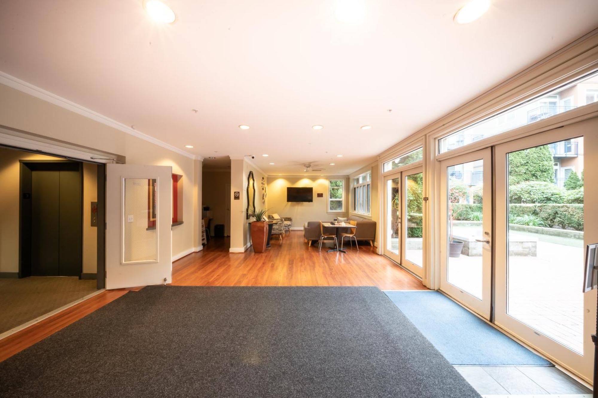 Modern Downtown Top Floor Penthouse With Bay Views シアトル エクステリア 写真