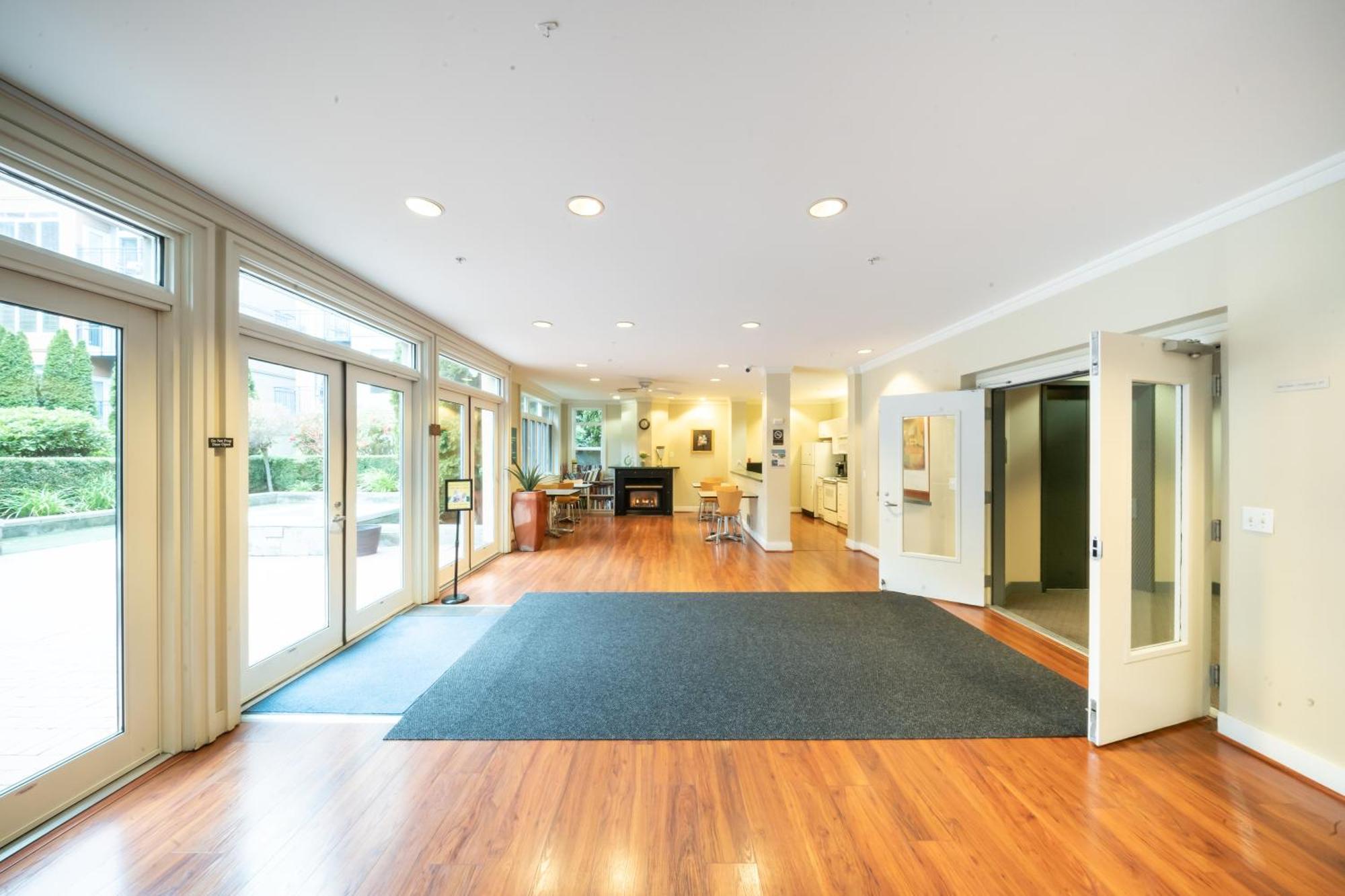 Modern Downtown Top Floor Penthouse With Bay Views シアトル エクステリア 写真