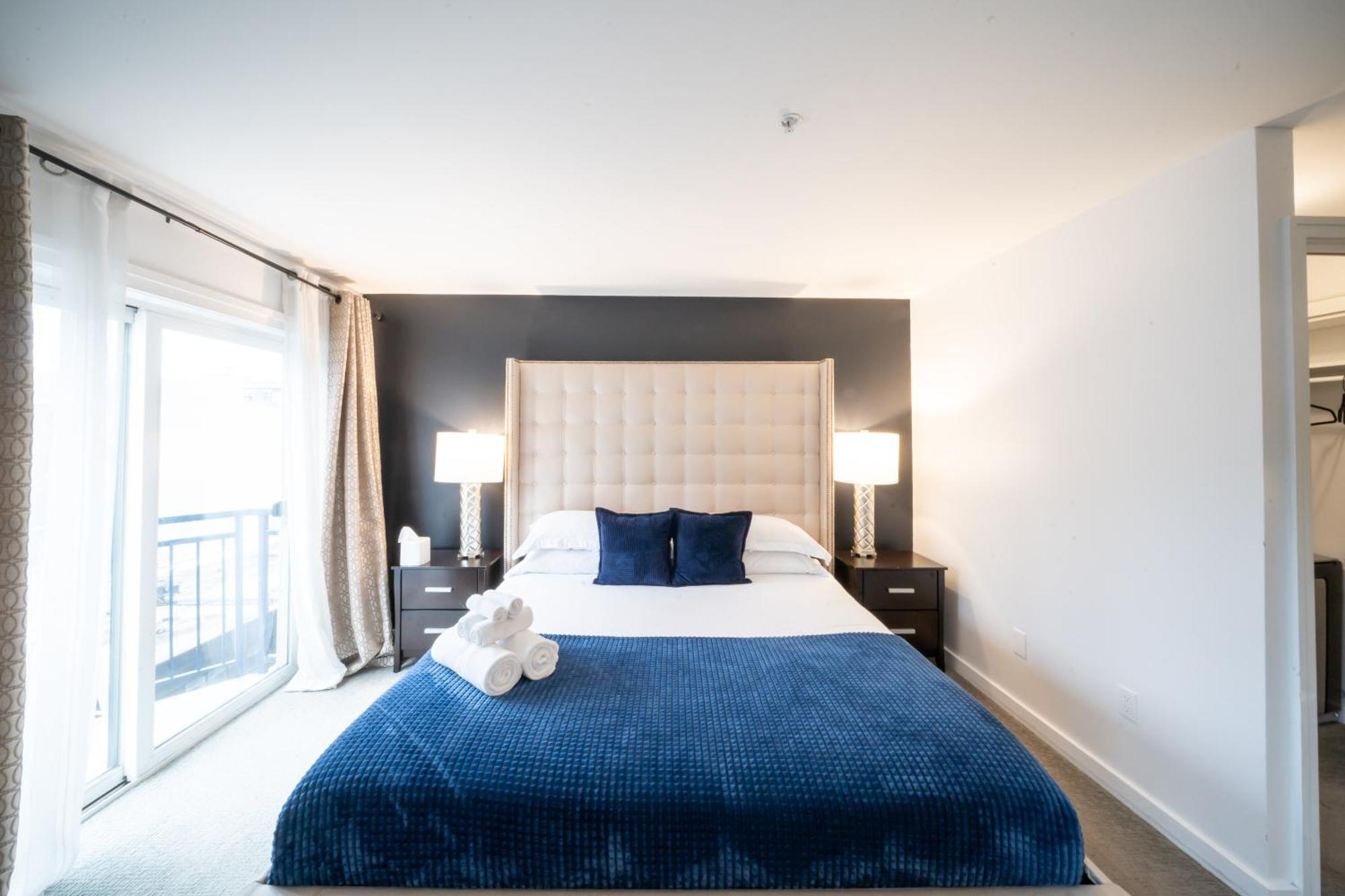 Modern Downtown Top Floor Penthouse With Bay Views シアトル エクステリア 写真