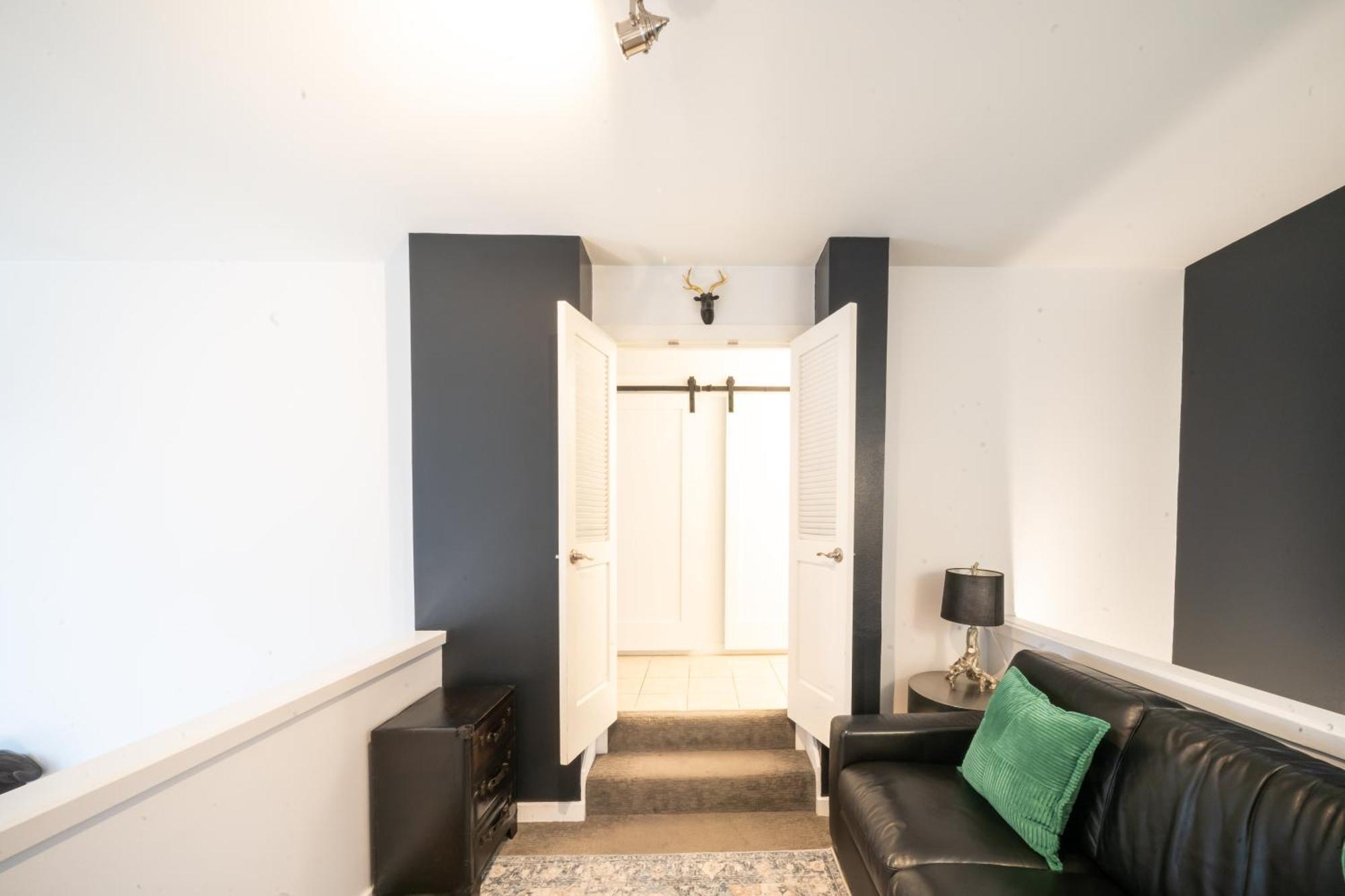Modern Downtown Top Floor Penthouse With Bay Views シアトル エクステリア 写真