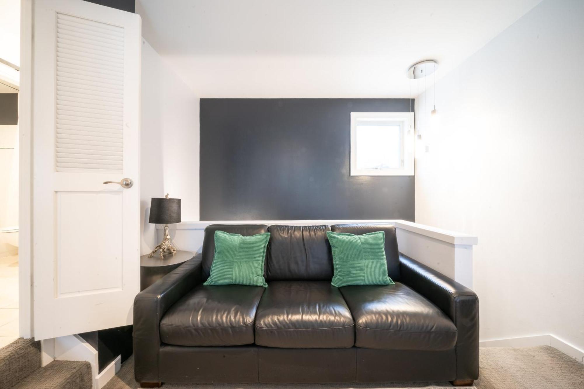 Modern Downtown Top Floor Penthouse With Bay Views シアトル エクステリア 写真