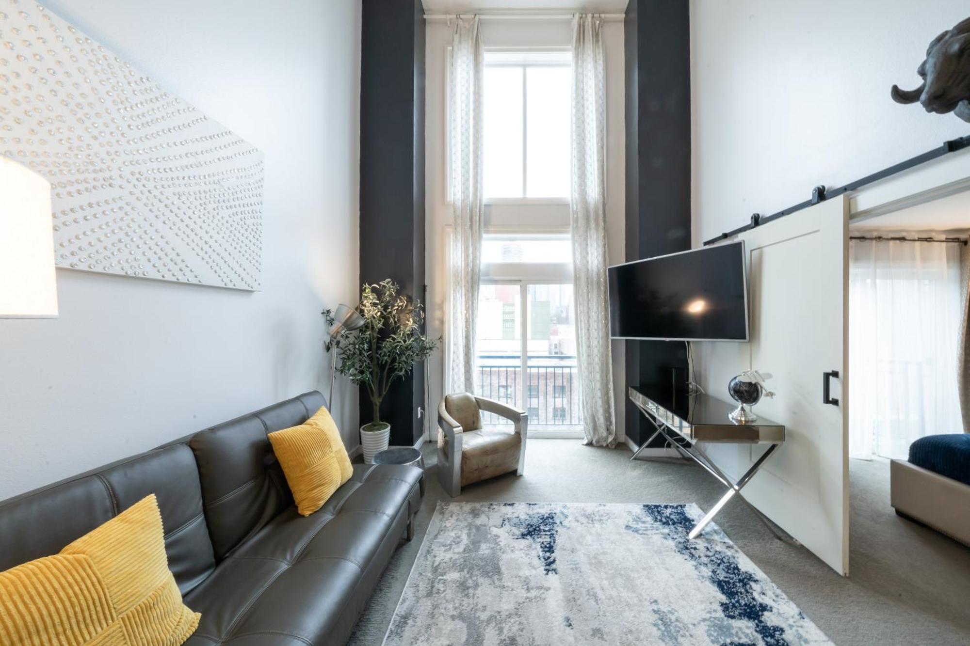Modern Downtown Top Floor Penthouse With Bay Views シアトル エクステリア 写真